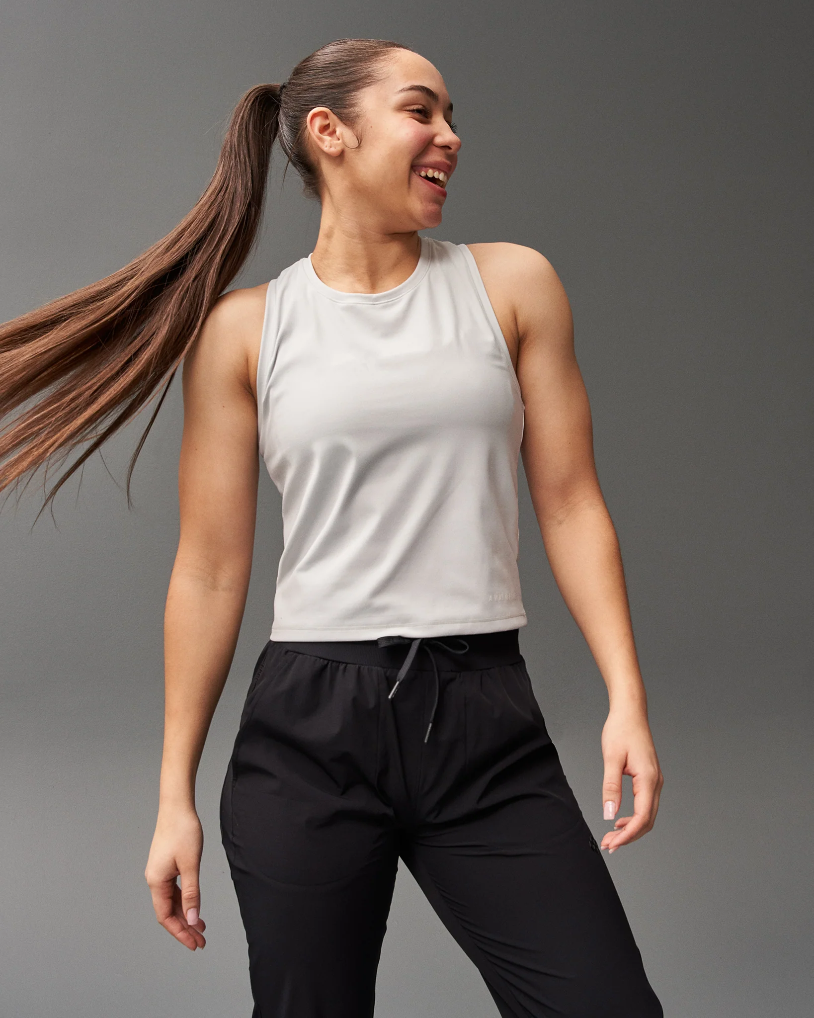 COOL-FEEL Women's Crop Tank Top - Lunar Gray - Image 3
