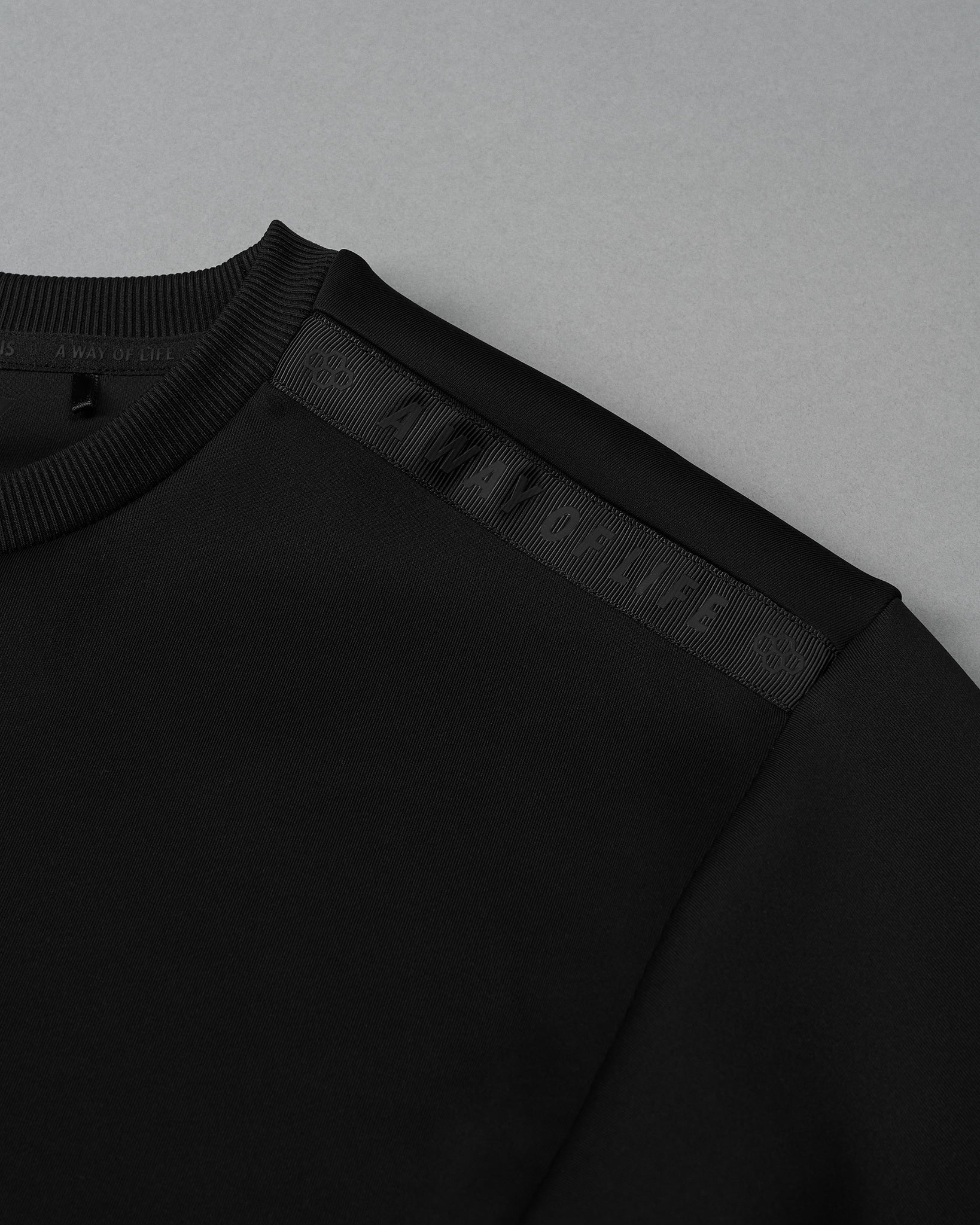 COOL-FEEL Women's Fitted Crew - Black - Image 2