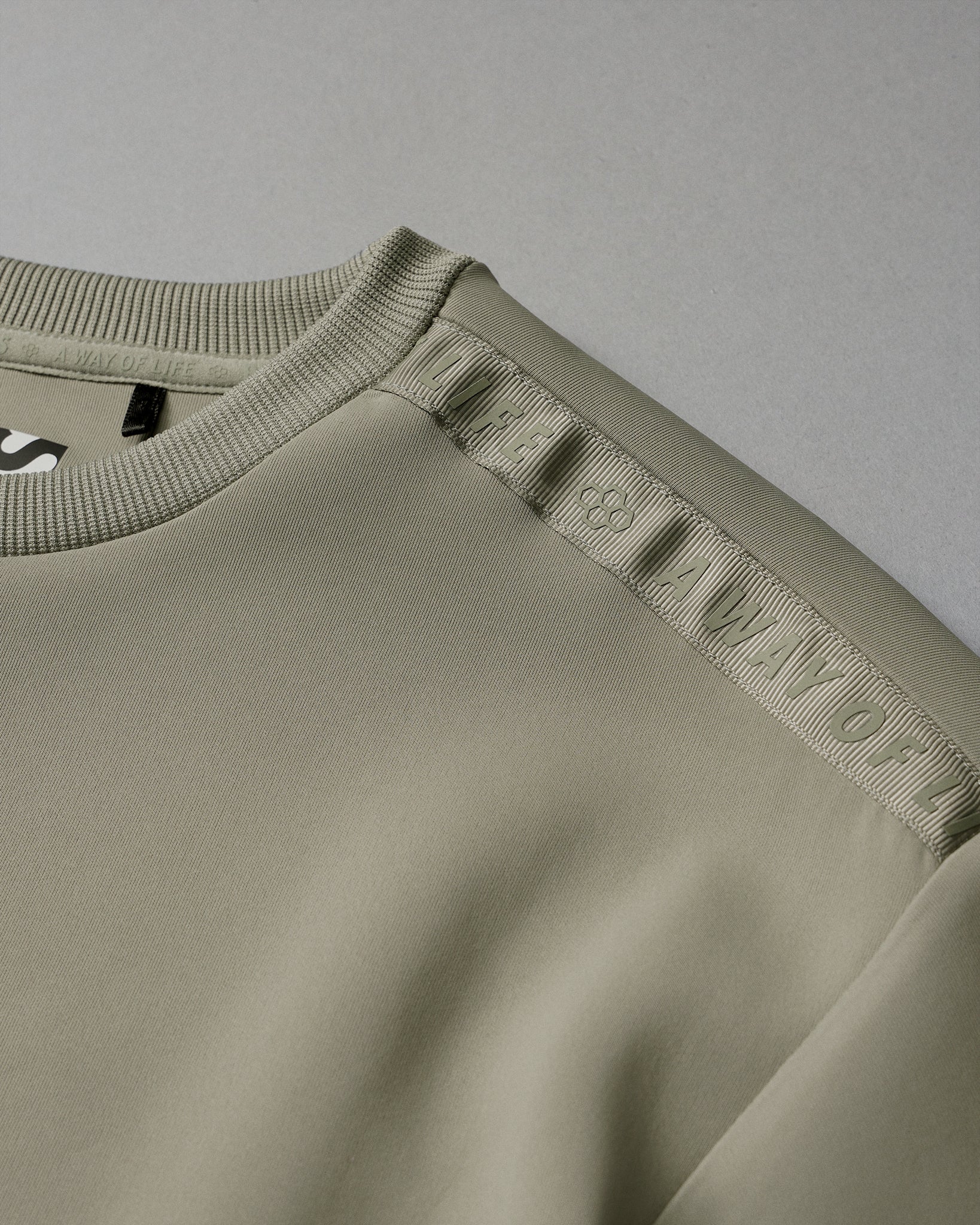 COOL-FEEL Women's Fitted Crew - Olive - Image 4