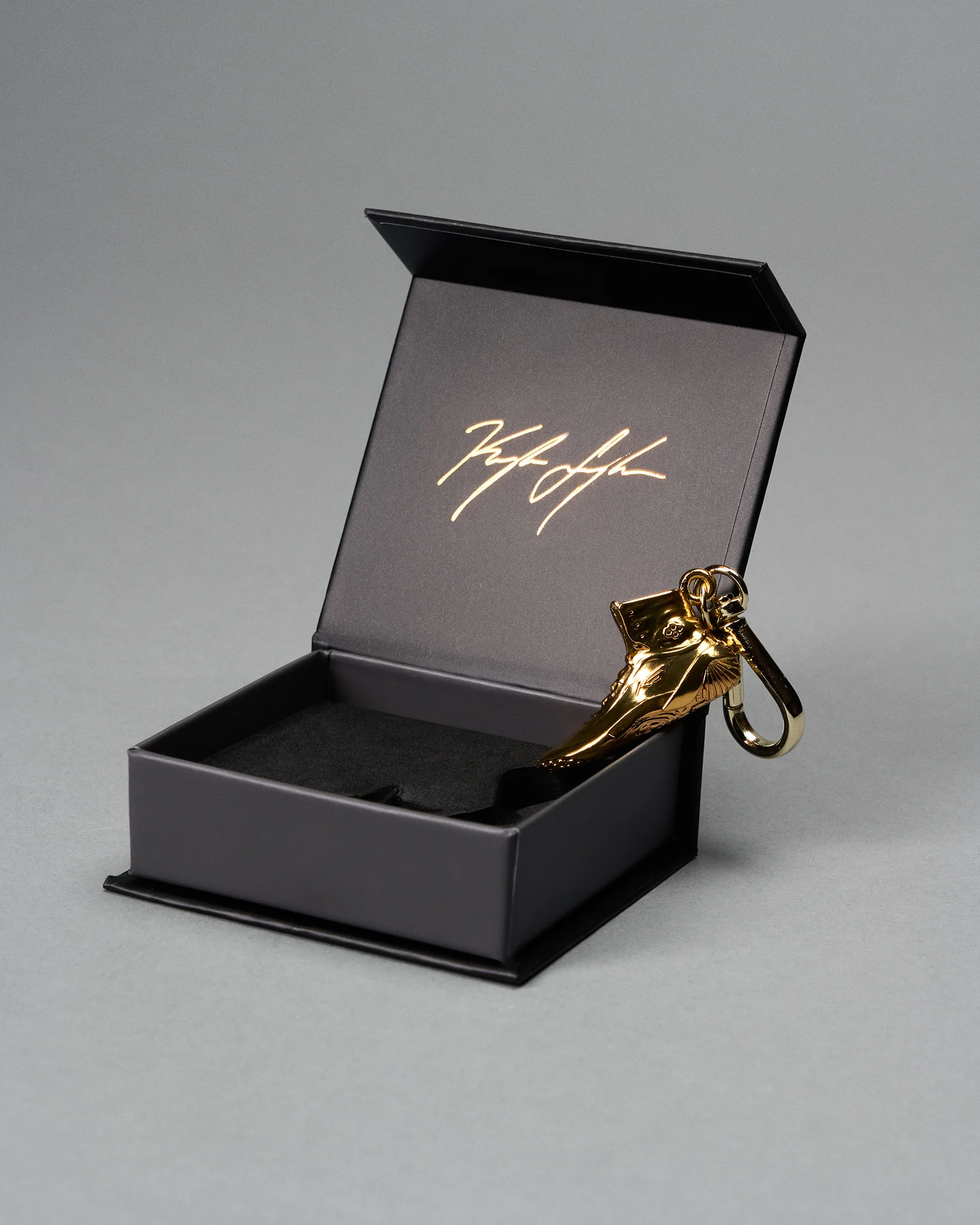 RUDIS KS Gold Shoe Keychain - Image 3