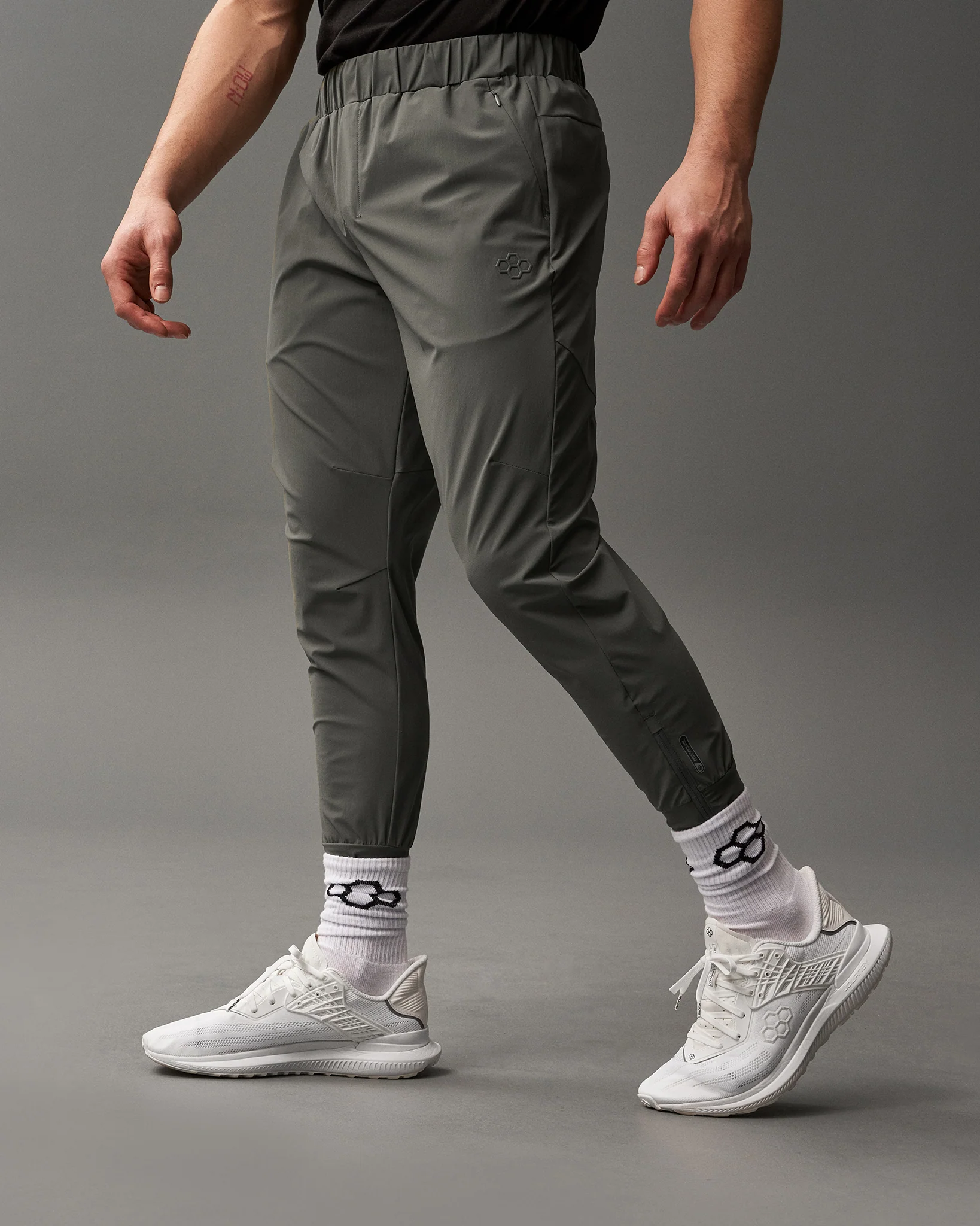 RUDIS Lightweight Tech Jogger - Dark Olive