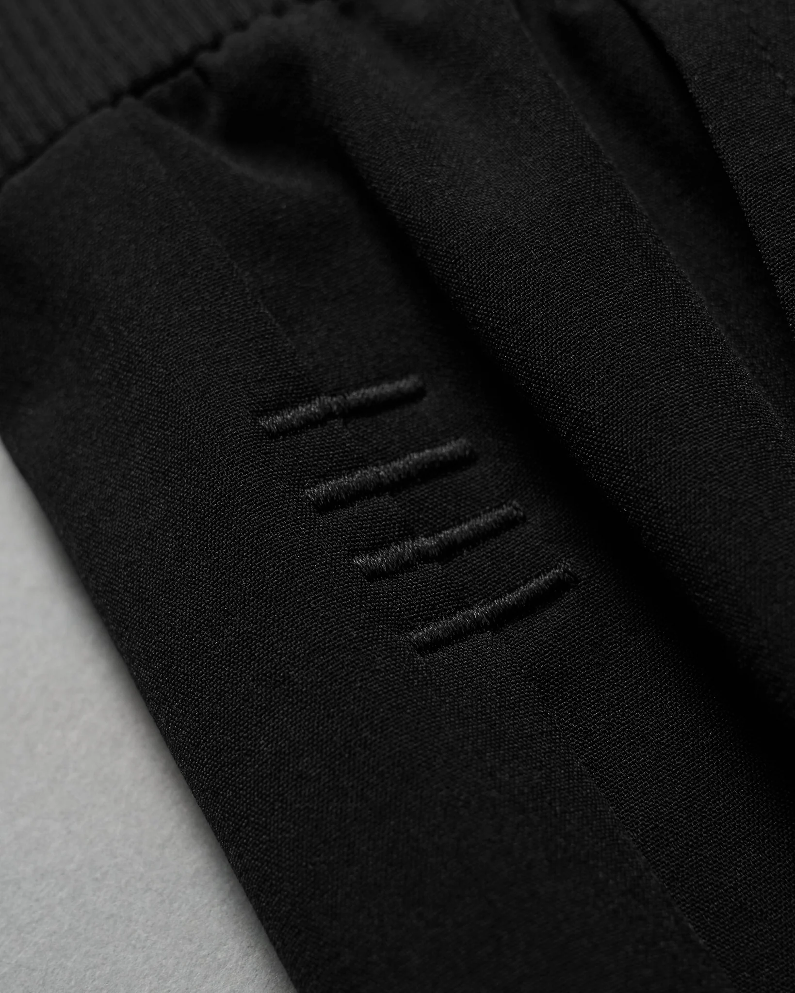 RUDIS Women's Lightweight Tech Jogger - Image 7